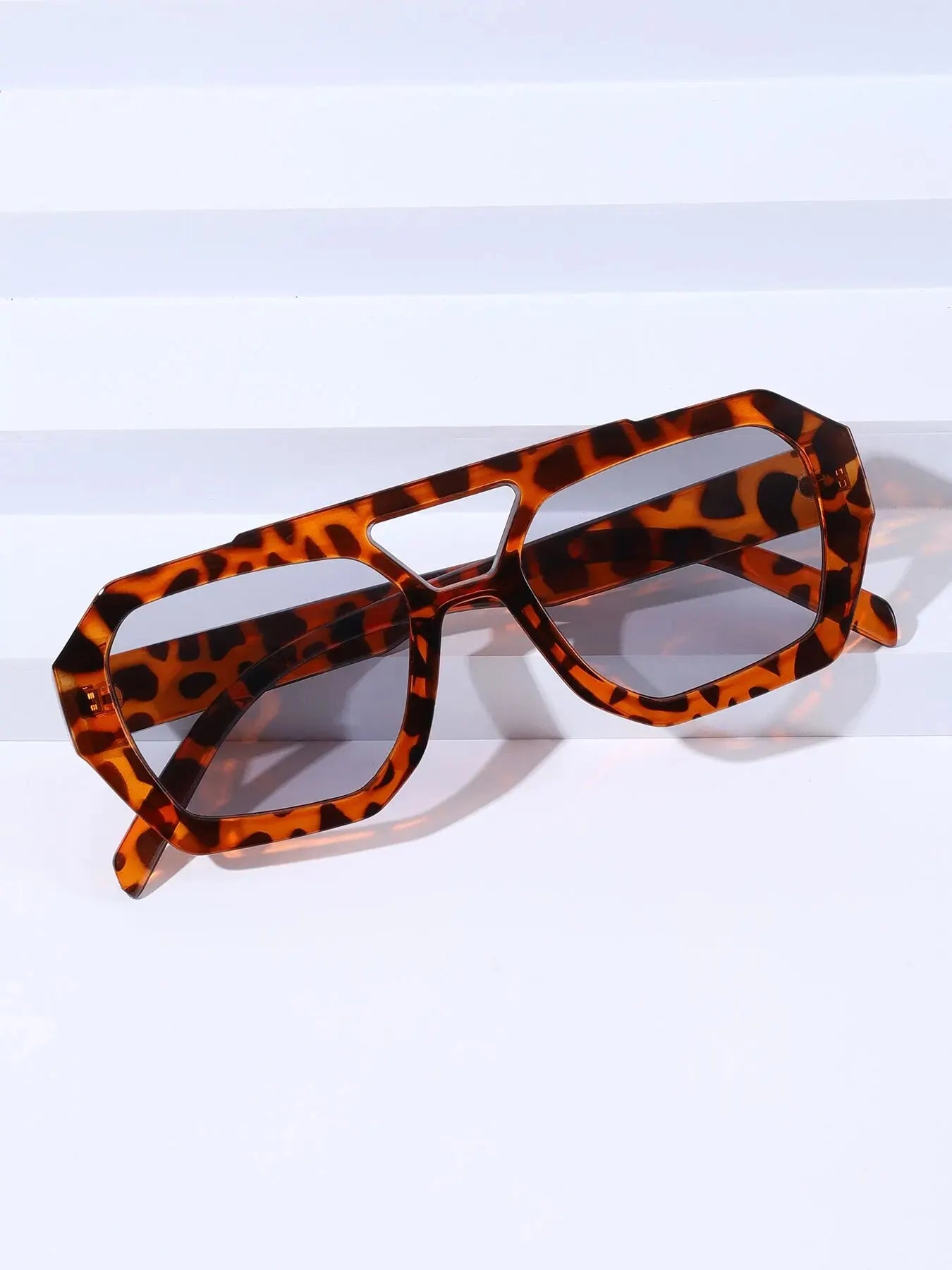 Lunettes de Soleil Femme Goggle Tortoise